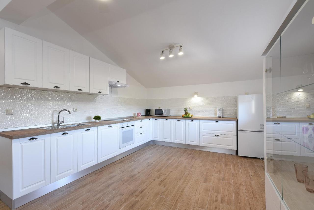 Apartman Magas With Private Pool ヴィンイェラック エクステリア 写真